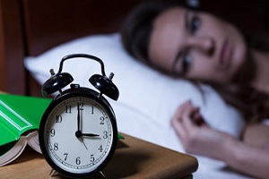 اگر  بی خوابید کمی از جایتان بلند شوید و سراغ کاری که کمتر ذهنتان را تحریک می کند بروید 