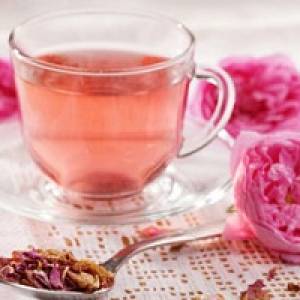 آموزشی چای گل سرخ، دم‌نوشی مفید برای پیشگیری از افسردگی